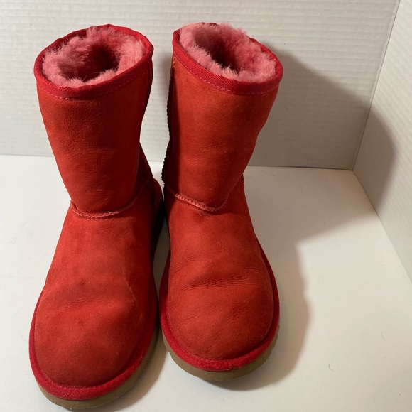 Ugg Kids Classic Short II Boot Red Ribbon Size 4 - Picture 6 of 11